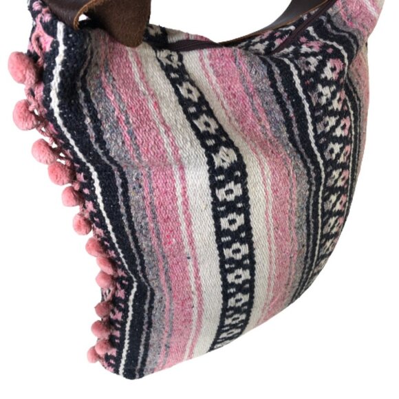 Oversized, large 'carpet' or tapestry style bag with pompoms - Picture 6 of 13